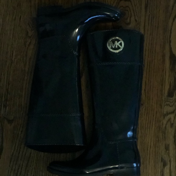 *MICHAEL KORS* black rain boots (tall) size 6 - Picture 6 of 6